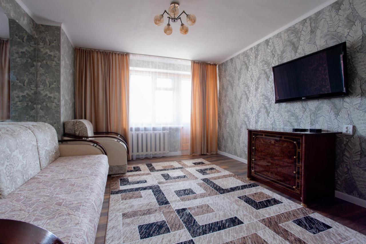 2-Х Комнатная Квартира В Центре По Ул. Козыбаева Д.107 Kostanái Exterior foto