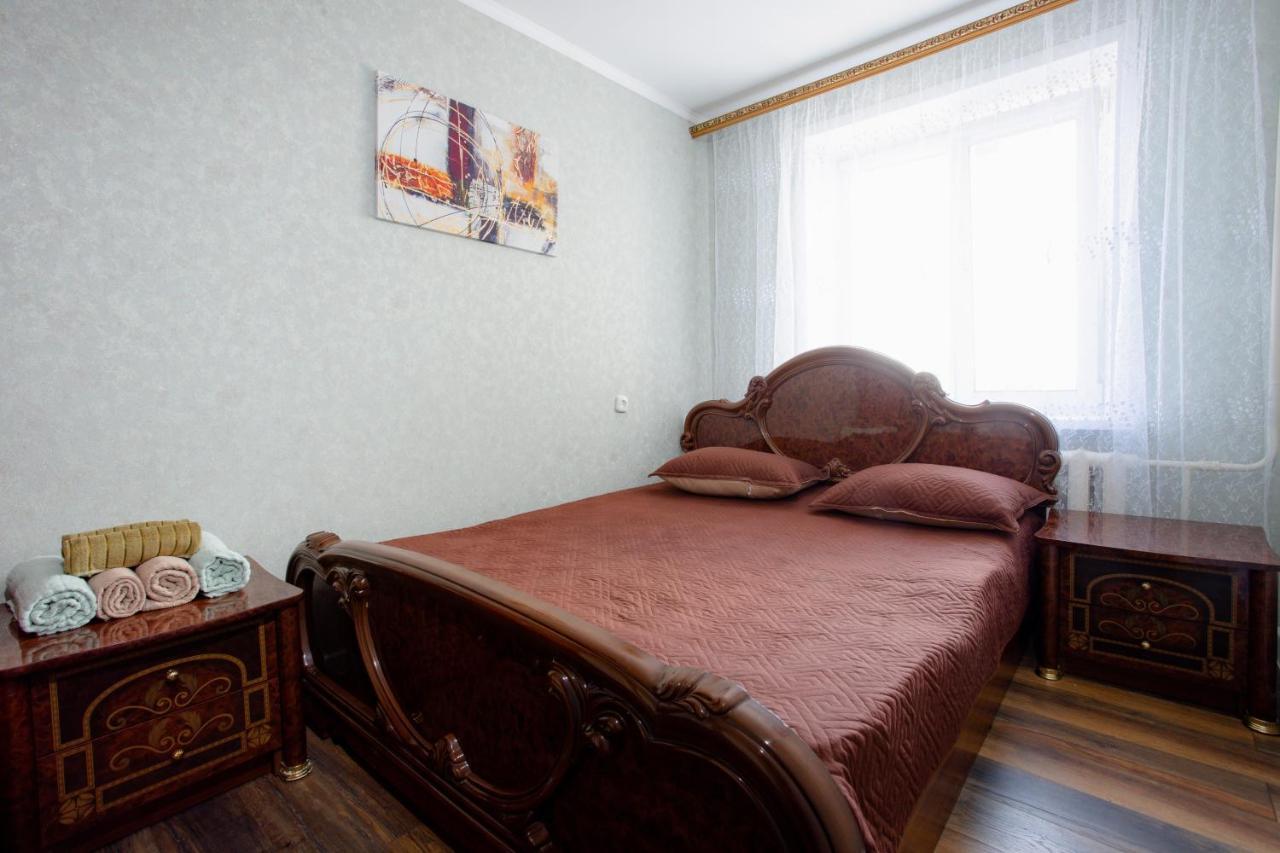 2-Х Комнатная Квартира В Центре По Ул. Козыбаева Д.107 Kostanái Exterior foto