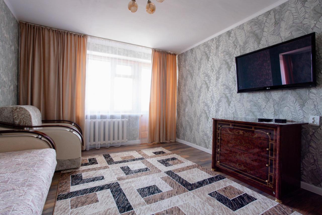2-Х Комнатная Квартира В Центре По Ул. Козыбаева Д.107 Kostanái Exterior foto