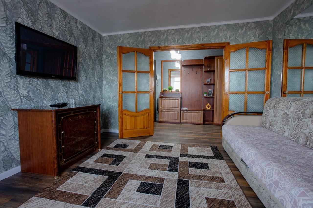 2-Х Комнатная Квартира В Центре По Ул. Козыбаева Д.107 Kostanái Exterior foto