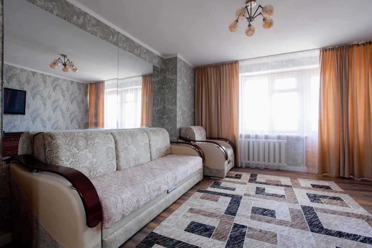 2-Х Комнатная Квартира В Центре По Ул. Козыбаева Д.107 Kostanái Exterior foto